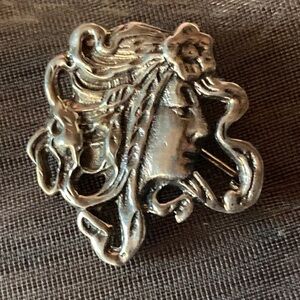RARE find 925 Levine Design beautiful woman brooch/ pendant